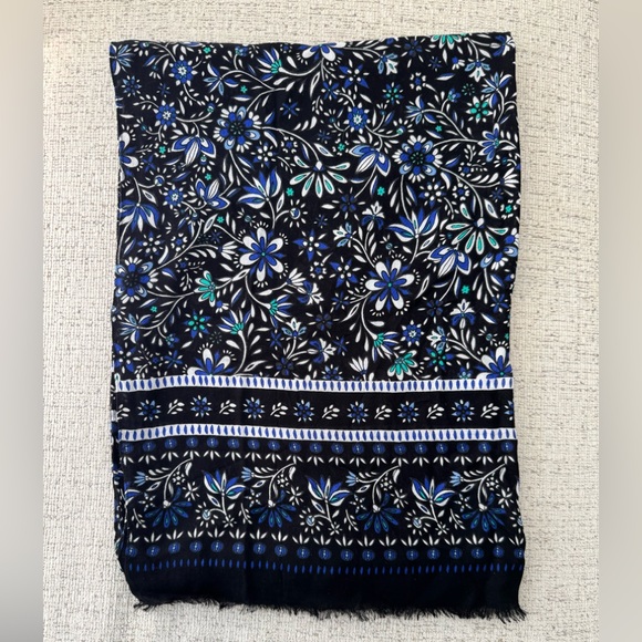 LOFT Festive Floral Patterned Scarf - Picture 5 of 7